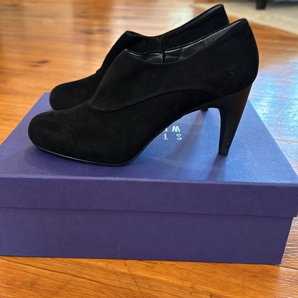Stuart Weitzman Spiffymuse black suede booties. Size 6 1/2 - Picture 3 of 7